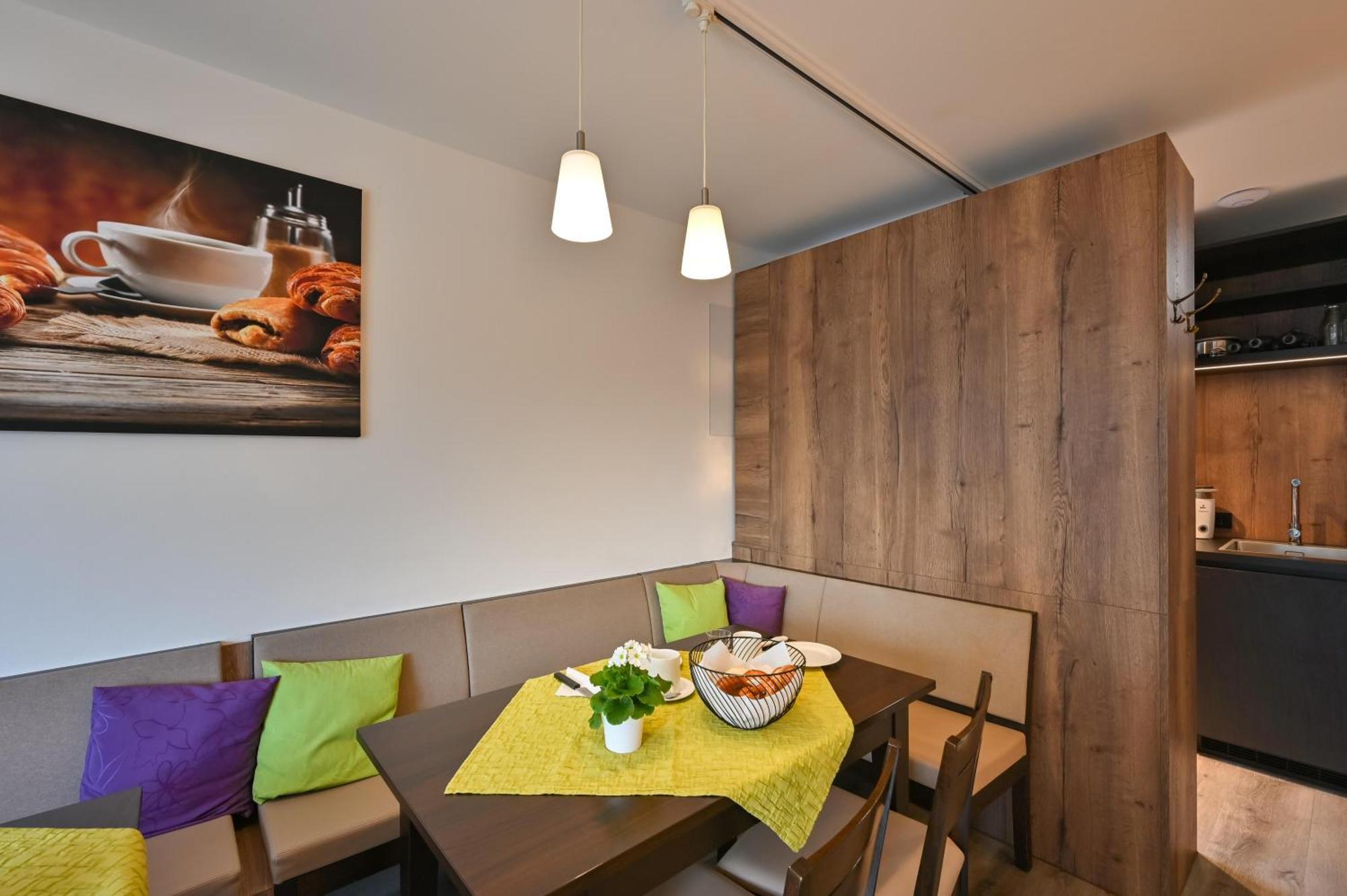 Hotel Gaestehaus Stock Zimmer Kaffeesaeckle Friedrichshafen Bagian luar foto